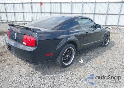 2007 Ford Mustang Gt Deluxe/Gt Premium из США, поврежденный, VIN 1ZVHT82H675250977